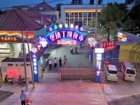 上海崇明岛堡镇镇丁坝夜市堡镇码头丁坝夜市美食区 堡镇丁坝夜市